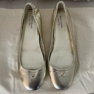 Kate Spade Women’s gold flats, size 8